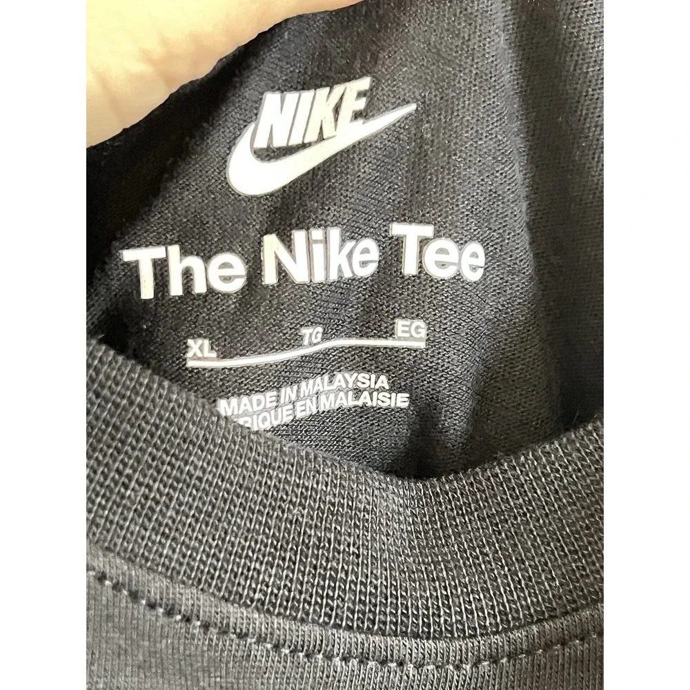 Nike Kids Graphic TShirt XL Black Play w/ Sole Short Sleeve 100 % Cotton Stretch